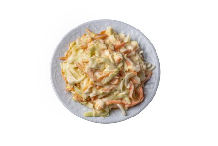 Foto de Ensalada de ensalada de col se cierran en un tazón. Col, ensalada de zanahoria. (Nombre turco; lahana salatasi) - Imagen libre de derechos