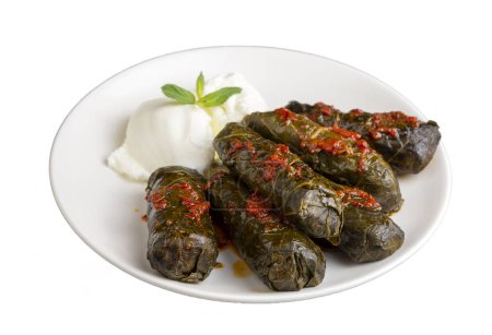 Foto de Verduras rellenas de berza con hojas hervidas, comida tradicional turca de la región del mar negro, sarma, dolma (nombre turco; Kara lahana sarmasi) - Imagen libre de derechos