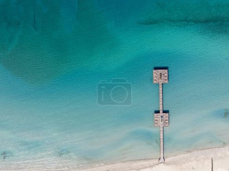 Ilica Beach Drone Photo, Saison estivale dans la mer Égée, Izmir Turquie (Turkiye)