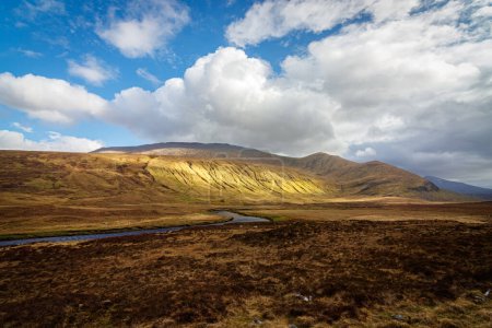 Foto de Vista panorámica de las tierras altas escocesas en primavera, Escocia, Reino Unido - Imagen libre de derechos