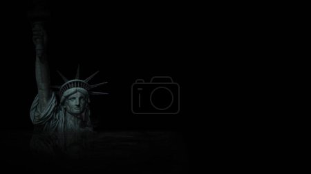 Foto de Liberty Hundimiento en el fondo nocturno cuenta con una estatua sumergida de la libertad a la izquierda de la pantalla en una atmósfera negra con una pequeña cantidad de reflejo de agua. - Imagen libre de derechos