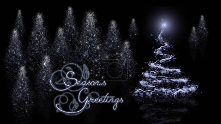 Foto de Seasons Greetings Reflective Trees presenta un elegante saludo navideño con un fondo negro y árboles de Navidad azules plateados que surgen de la superficie reflectante negra con un saludo estacional, no I.A. generados - Imagen libre de derechos