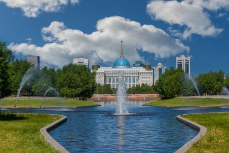 Téléchargez les photos : Résidence du Président du Kazakhstan Ak Orda dans la ville d'Astana - en image libre de droit
