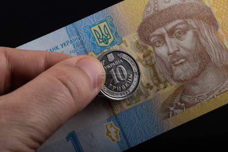10 hryvnia ukrainienne pièce et 1 hryvnia ukrainienne billet