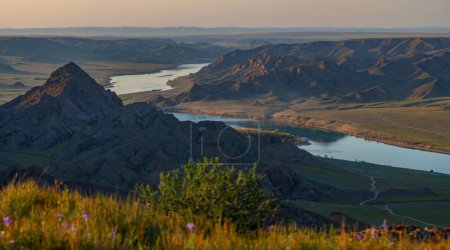 Einer der größten Flüsse Kasachstans ist der Ili, der im Südosten Kasachstans in den Balkhaschsee mündet.