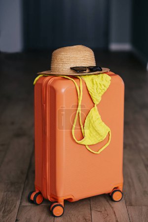 Foto de Maletas. concepto de vacaciones de verano, maletas de viajero - Imagen libre de derechos