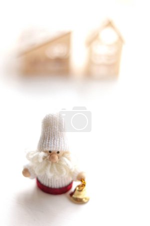 Téléchargez les photos : Maisons de poupées et jouets du Père Noël - en image libre de droit