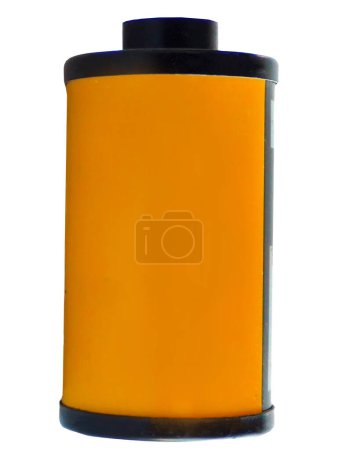 Realistischer Jahrgang 35 mm. Kamera Fotofilm Rollkassette Behälter isoliert Ausschnitt auf weißem Hintergrund mit Clipping-Pfad, Old School Fotofilm, Element