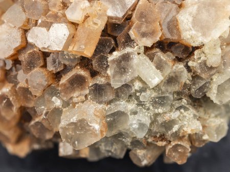 Téléchargez les photos : Crystals of aragonite mineral specimen - en image libre de droit