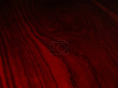 Téléchargez les photos : Texture naturelle huilée de chêne rouge foncé gros plan. Vieille texture de bois foncé avec motif naturel. Fond bois réel. - en image libre de droit