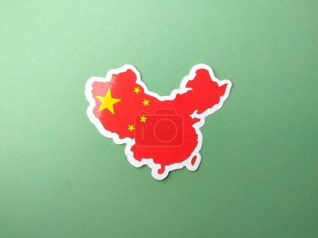 Téléchargez les photos : Stickers drapeau Chine sur fond vert. - en image libre de droit