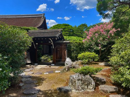 Cultural Delight: Kenroku-en's Zen Oasis, Kanazawa, Ishikawa, Japan