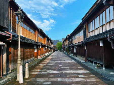 Tradición japonesa: Higashi Chaya 's Wooden Houses District, Kanazawa, Ishikawa, Japón