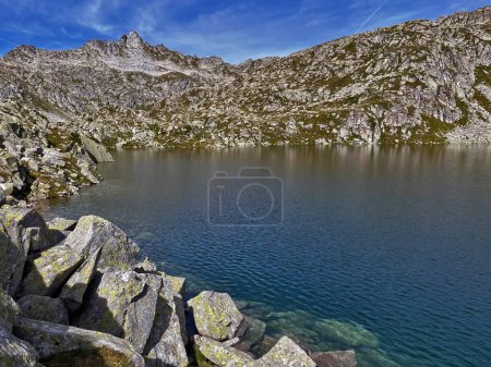 Serenata Peak: Belleza junto al lago en Cinque Laghi, Madonna Di Campiglio, Adamello Brenta