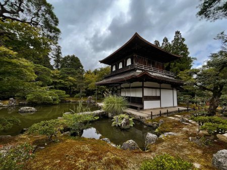 Tempel der Ruhe: Gions spirituelle Seite erkunden, Kyoto, Japan