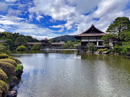 Gion 's Hidden Charms: Tempel und Zen Lake Garden, Kyoto, Japan