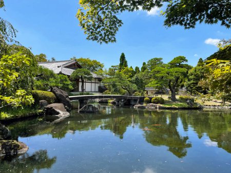 Tempel der Ruhe: Gions spirituelle Heiligtümer, Kyoto, Japan