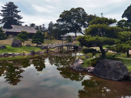 Japanese Zen Gardens : Kanazawa's Tranquil Retreats, Ishikawa, Japon