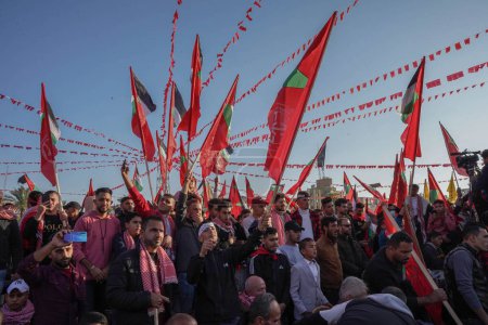 Téléchargez les photos : Le Front populaire de Gaza célèbre son cinquante-cinquième festival. 8 décembre 2022. Gaza, Palestine : Des milliers de citoyens ont participé à un festival organisé par le Mouvement du Front populaire à Gaza dans la région d'Al-Katiba - en image libre de droit