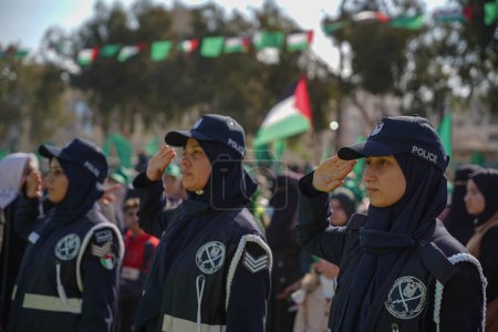 Téléchargez les photos : Le mouvement Hamas a organisé un festival commémorant le 35ème, 14 décembre 2022, Gaza, Palestine : Le mouvement Hamas à Gaza a organisé un festival commémorant son 35ème lancement sur la place Al-Katiba au centre de la bande de Gaza. - en image libre de droit