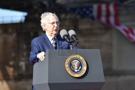 Photo for President of the United States Joe Biden Visits Kentucky to Promote Bipartisan Infrastructure Law. January 4, 2023, Covington, Kentucky, USA: U.S. President Joe Biden was joined by U.S. Senate Minority Leader Mitch McConnell at an event - Royalty Free Image