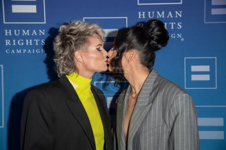 Téléchargez les photos : Human Rights Campaign 2023 Greater New York Dinner. February 04, 2023, New York, New York, USA: Ashlyn Harris and Ali Krieger attend Human Rights Campaign 2023 Greater New York Dinner at Marriott Marquis Times Square on February 04, 2023 - en image libre de droit