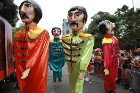 Foto de Desfile del Sargento Pimenta Carnival Street Block. 11 de febrero de 2023. Brasil, Sao Paulo: Desfiles del Bloco do Sargento Pimenta, el sábado 11 de febrero de 2023, en la Avenida Faria Lima en Sao Paulo. Crédito: - Imagen libre de derechos