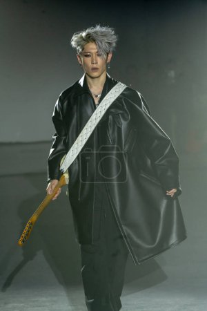 Foto de Adeam - Runway - February 2023 New York Fashion Week. February 12, 2023, New York, New York, USA: Musician Miyavi walks the runway at the Adeam fashion show at 548 West 22nd Street during New York Fashion Week 2023 on February 12, 2023 in New Y - Imagen libre de derechos