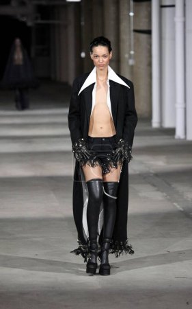 Téléchargez les photos : NYFW: Christian Cowan FW'23 Runway Show. February 14, 2023, New York, USA: Models parade the clothing of Christian Cowan during NYFW in New York with the presence of famous artists Sam Smith, rapper Montero Lamar Hill - en image libre de droit