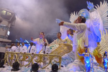 Foto de Desfile de Carnaval Escolar Unidos de Vila Maria Samba en Sao Paulo. 17 de febrero de 2023, Sao Paulo, Brasil: Unidos de Vila Maria fue la cuarta escuela en desfilar en el primer día de desfiles del grupo especial en Sao Paulo. - Imagen libre de derechos