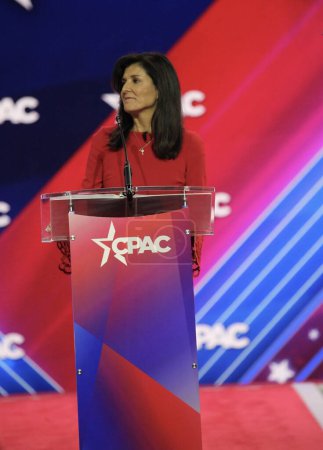 Foto de Nikki Haley, Fmr. United States Ambassador to the United Nations during CPAC Covention in Maryland. March 03, 2023, Maryland, USA: The CPAC convention  Protecting America Now is taking place at (INT) CPAC at Gaylord National Resort - Imagen libre de derechos