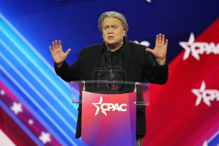Foto de Steve Banon during CPAC  Covention in Maryland. March 03, 2023, Maryland, USA: Steve Banon during CPAC convention  Protecting America Now is taking place at (INT) CPAC at Gaylord National Resort & Convention Cente - Imagen libre de derechos