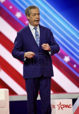 Foto de Nigel Farage, Fmr. Líder del Partido Brexit durante la Covención CPAC en Maryland. 03 de marzo de 2023, Maryland, Estados Unidos: Nigel Farage, Fmr. Líder del Partido Brexit durante la convención CPAC Protecting America Now - Imagen libre de derechos