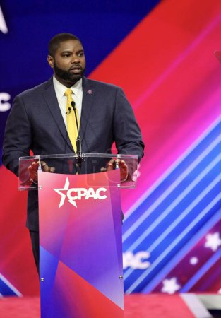 Téléchargez les photos : Byron Donalds during CPAC  Convention in Maryland. March 03, 2023, Maryland, USA: Congressman Byron Donalds during CPAC convention  Protecting America Now is taking place at Gaylord National Resort & Convention Center - en image libre de droit