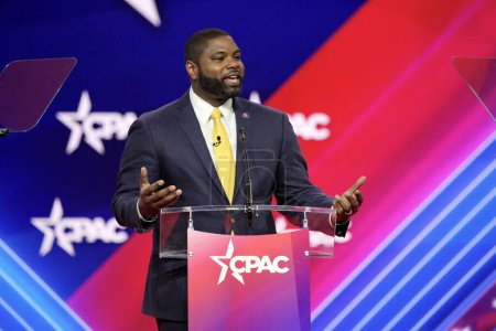 Foto de Byron Donalds during CPAC  Convention in Maryland. March 03, 2023, Maryland, USA: Congressman Byron Donalds during CPAC convention  Protecting America Now is taking place at Gaylord National Resort & Convention Center - Imagen libre de derechos