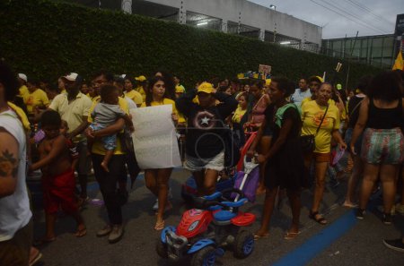 Téléchargez les photos : Manifestation lors de la journée des femmes au Natal. 08 mars 2023, Natal, Rio Grande Do Norte, Brésil : La Marche de la Journée Internationale de la Femme à Natal RN, dans le quartier de Lagoa Nova, mercredi (08) - en image libre de droit