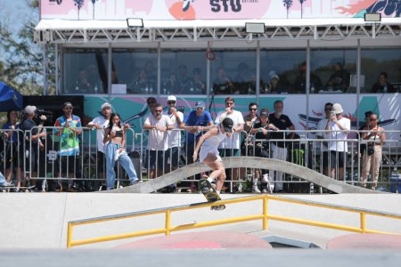 Téléchargez les photos : Skate Total Urbe (STU) . 19 mars 2023, Porto Alegre, Rio Grande do Sul, Brésil : Championnat national de skateboard à Porto Alegre, au bord de la rivière Guaiba. C'était le troisième et dernier jour de l'événement. - en image libre de droit