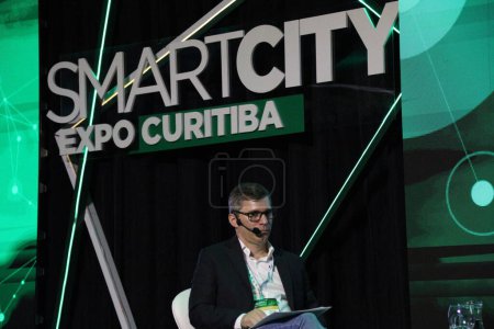 Foto de 4ª edición de Smart City Expo. 22 de marzo de 2023, Curitiba, Paraná, Brasil: En el área de congresos de la 4ª edición de Smart City Expo, se debatió el tema Innovación y Transformación Digital - Imagen libre de derechos