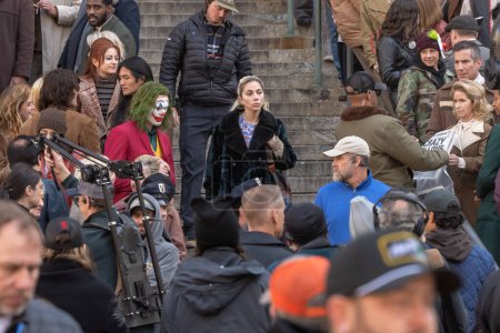 Téléchargez les photos : Celebrity Sightings à New York. 26 mars 2023, New York, New York, États-Unis : Lady Gaga filme sur place pour le Joker : Folie a Deux par la Cour suprême du comté de New York le 26 mars 2023 à New York. - en image libre de droit