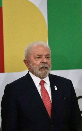 Téléchargez les photos : Le président brésilien Lula participe à la recomposition du budget des universités. 19 avril 2023, Brasilia, District fédéral, Brésil : Le Président du Brésil, Luiz Inacio Lula da Silva, participe à la cérémonie d'annonce de la recomposition du budget - en image libre de droit