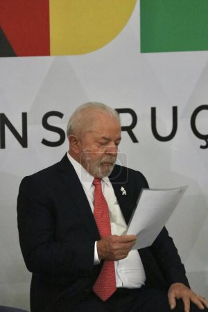 Téléchargez les photos : Le président brésilien Lula participe à la recomposition du budget des universités. 19 avril 2023, Brasilia, District fédéral, Brésil : Le Président du Brésil, Luiz Inacio Lula da Silva, participe à la cérémonie d'annonce de la recomposition du budget - en image libre de droit