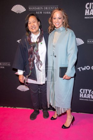 Photo for City Harvest Presents The 40th Anniversary Gala: House Of Harvest. April 25, 2023, New York, New York, USA: Anita Lo (L) attends as City Harvest Presents The 40th Anniversary Gala: House Of Harvest at Cipriani 42nd Street on April 25, 2023 - Royalty Free Image