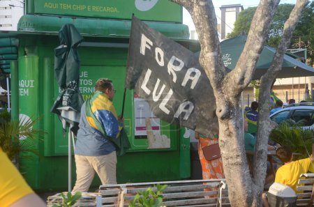 Foto de Protesta contra PL 2630 el Día del Trabajo en Natal. 1 de mayo de 2023, Natal, Rio Grande do Norte, Brasil: Protesta contra el proyecto de ley 2630 / 20, conocido como PL de Fake News, y llamó a la destitución del actual presidente, Luiz Inacio Lula da Silva - Imagen libre de derechos