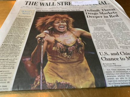 Téléchargez les photos : La mort de Tina Turner choque le monde. 25 mai 2023, New York, USA : La célèbre chanteuse américaine Tina Turner est décédée à l'âge de 84 ans, de causes naturelles selon son représentant même si elle avait souffert d'un cancer, d'un accident vasculaire cérébral et d'une insuffisance rénale - en image libre de droit