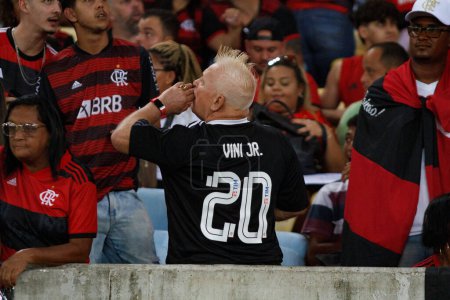 Photo for Brazilian Soccer Championship: Flamengo vs Cruzeiro. May 27, 2023, Rio de Janeiro, Brazil: Soccer players and Technical Committee and fans pay tribute to Vinicius Junior, soccer player of Real Madrid, who suffered racism in Spain in La Liga - Royalty Free Image
