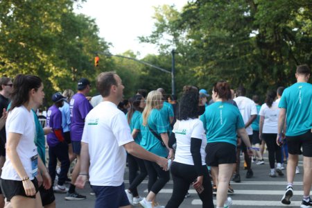 Photo for 2023 JPMorgan Corporate Challenge at Central Park, New York. May 31, 2023, New York, USA: The 2023 JPMorgan Corporate Challenge in Central Park, New York  is a a yearly running event, taking place in 15 locations across eight countries - Royalty Free Image