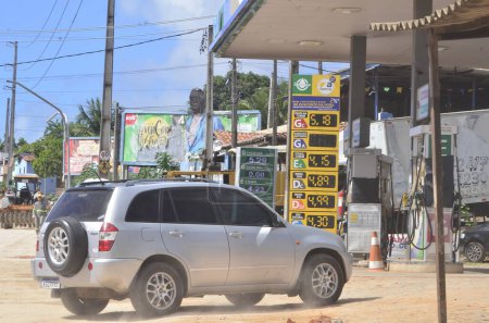 Photo for Gasoline price readjustment at gas stations in Brazil. June 2, 2023. Natal, Rio Grande do Norte, Brazil: Gasoline prices at service stations in the metropolitan region of the city of Natal, this Friday (2). - Royalty Free Image