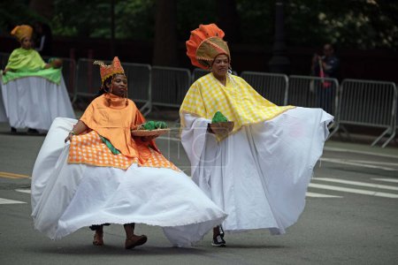 Téléchargez les photos : Parade haïtienne à New York. 3 juin 2023, New York, États-Unis : Commémoration de la première rébellion d'esclaves la plus réussie de l'hémisphère occidental. La rébellion a commencé en 1791 et s'est terminée en 1803 - en image libre de droit
