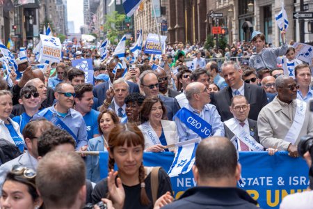 Photo for The 2023 Celebrate Israel Parade. June 04, 2023, New York, New York, USA: New York State Governor Kathy Hochul (C) together with local politicians marches up Fifth Avenue during the Celebrate Israel Parade on June 4, 2023 in New York City. - Royalty Free Image
