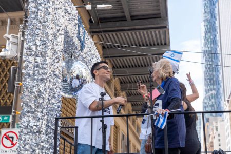 Foto de El Desfile de Israel de 2023. 04 de junio de 2023, Nueva York, Nueva York, Estados Unidos: Harel Skaat actúa en el desfile Celebrate Israel el 4 de junio de 2023 en la ciudad de Nueva York. - Imagen libre de derechos